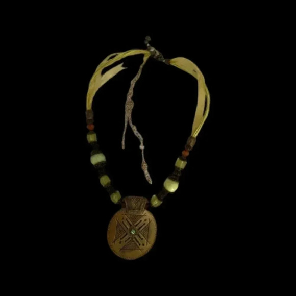 Women's Fashion Olive Green Rhinestone Metallic Pendant and Beaded Necklace - Picture 2 of 5